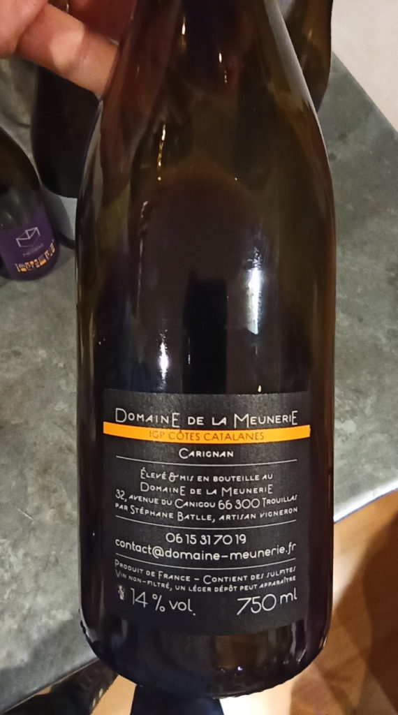Carignan contre etiquette