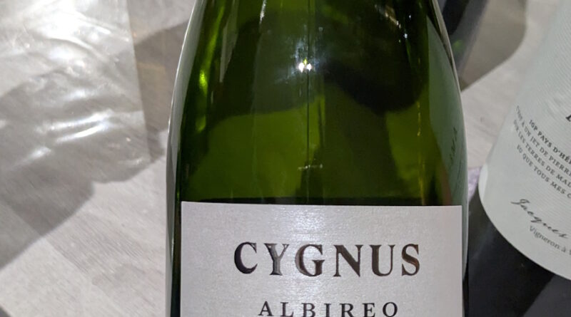 01- Cygnus Albireo Brut - U mes U